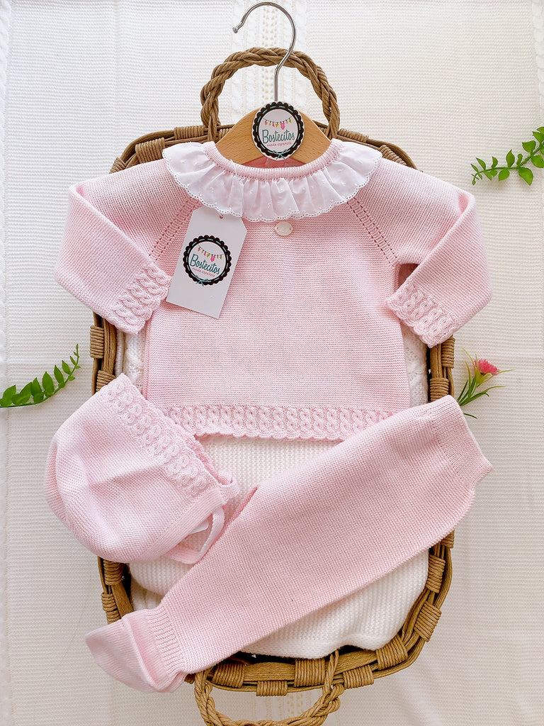 Tejido español rosa bebé con cuello blanco, detalles en mangas (3 meses)