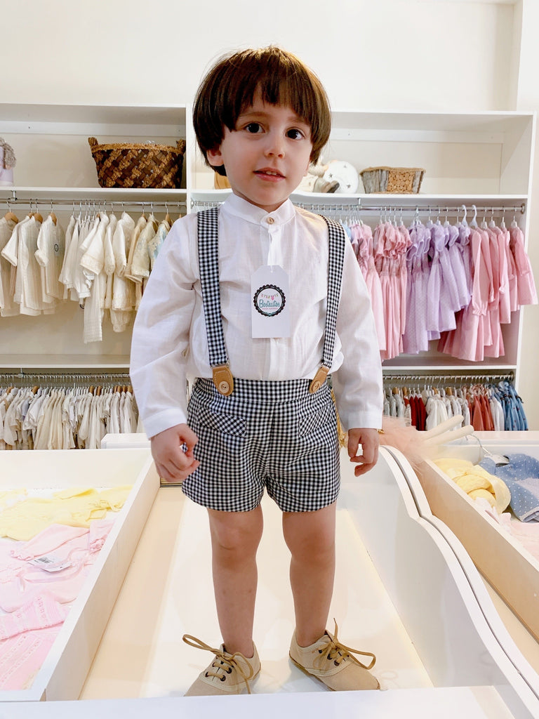 Conjunto camisa blanca con short con tirantes cuadros blanco con negro