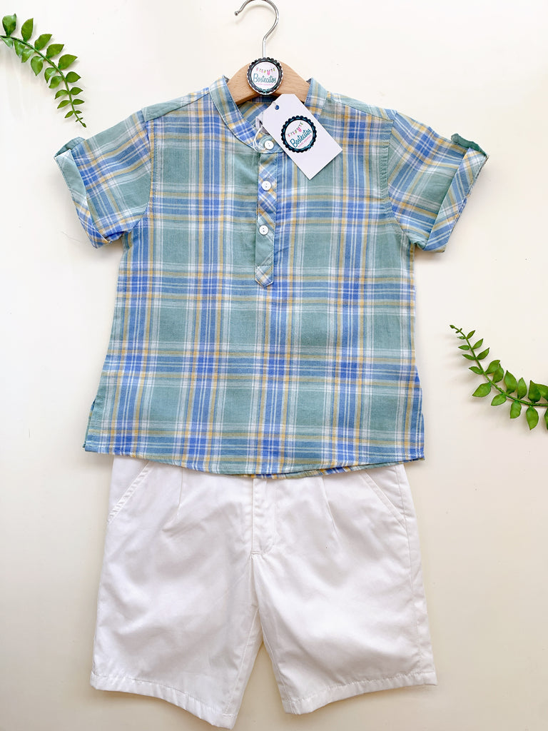 Conjunto camisa cuadros verde con azul y short blanco