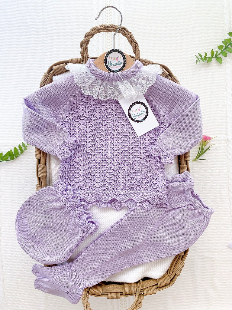 Tejido color lila con encaje en el cuello 3 piezas (3 meses)