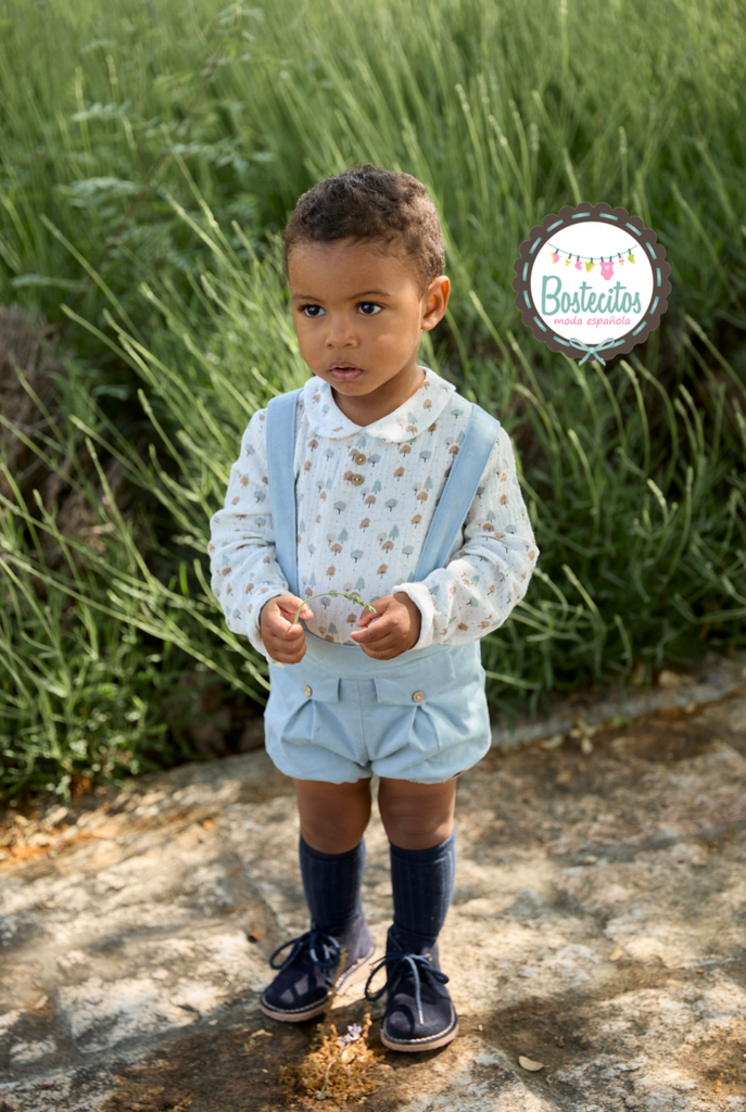 Conjubto español short con tirantes azul con camisa estampado pinos cafés
