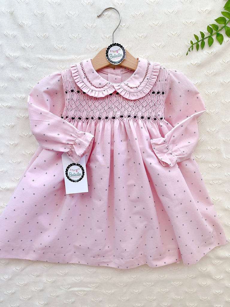 Vestido manga larga rosa bordado a mano detalles azul marino