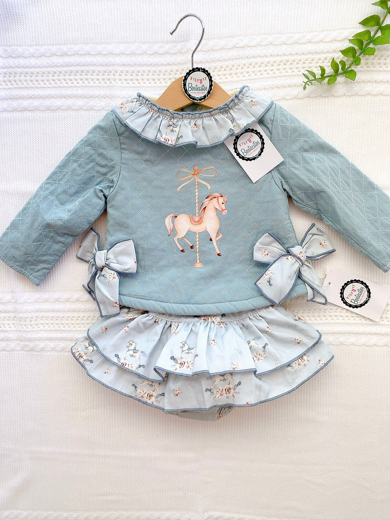 Suéter carrusel azul con short falda