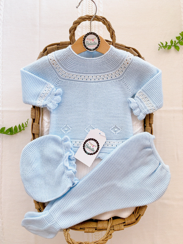 Conjunto tejido 3 piezas (gorro, suetercito y pantalon)