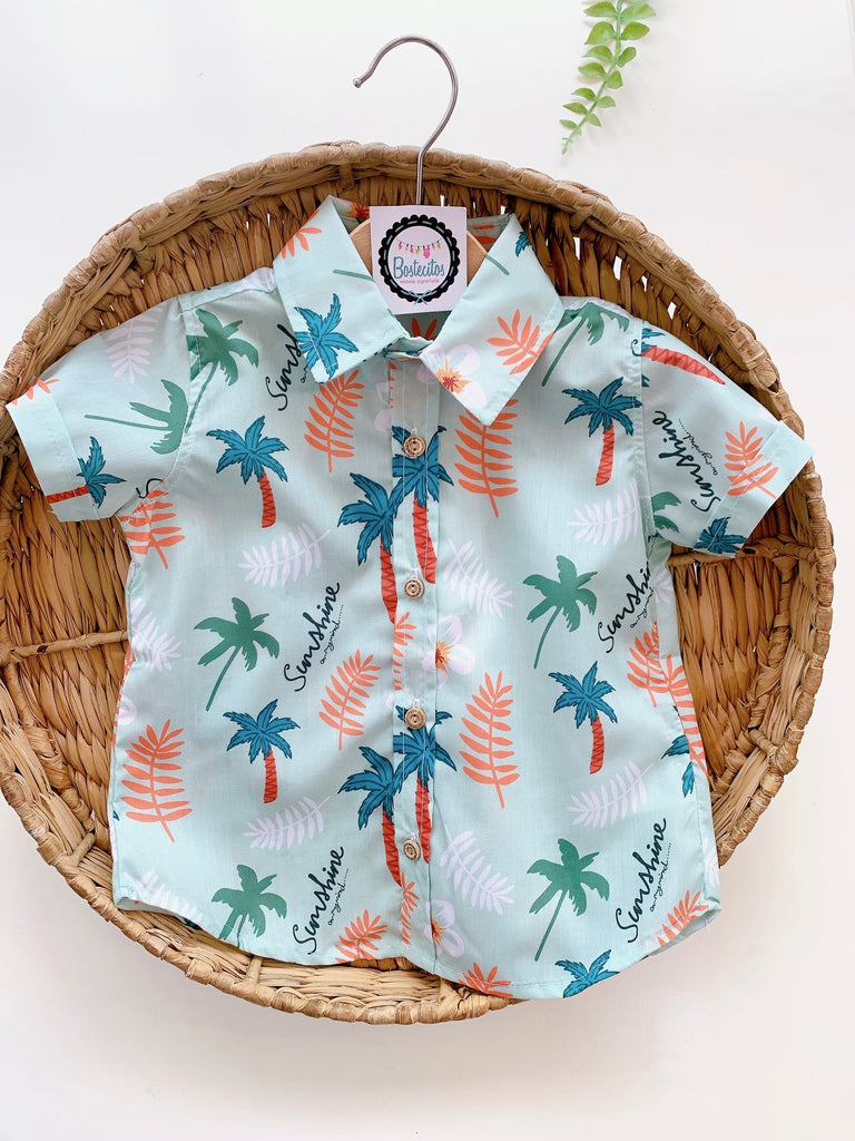Camisa hawaiana verde con estampado palmeras (2 años)