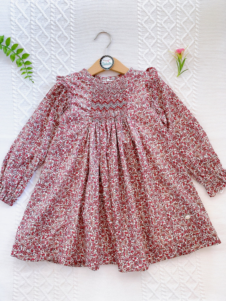 Vestido tinto flores bordado