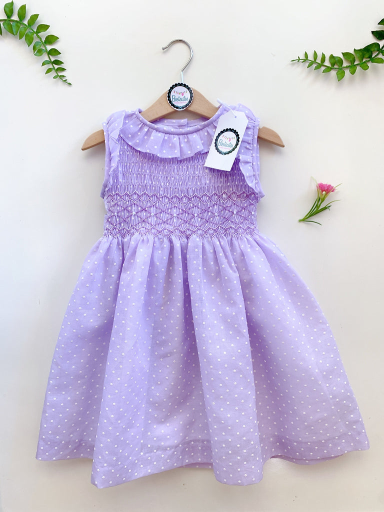 Vestido color lavanda puntitos blancos bordado
