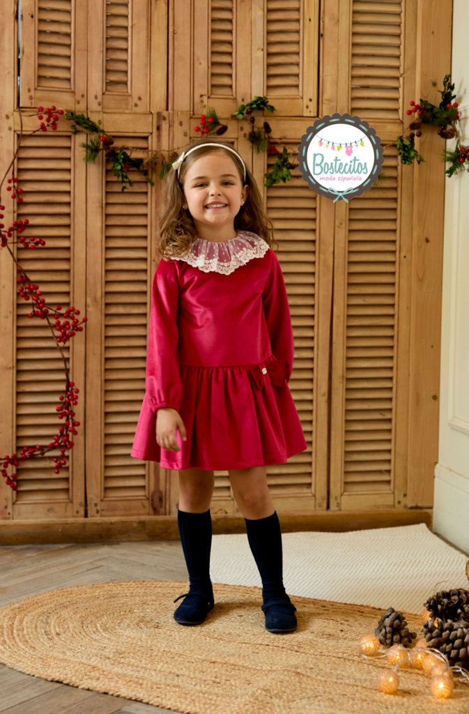 Vestido rojo terciopelo con cuello Olán