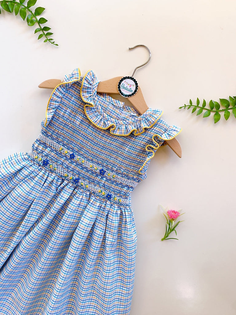 Vestido cuadros azul con amarillo bordado a Mano flores amarilla y azul