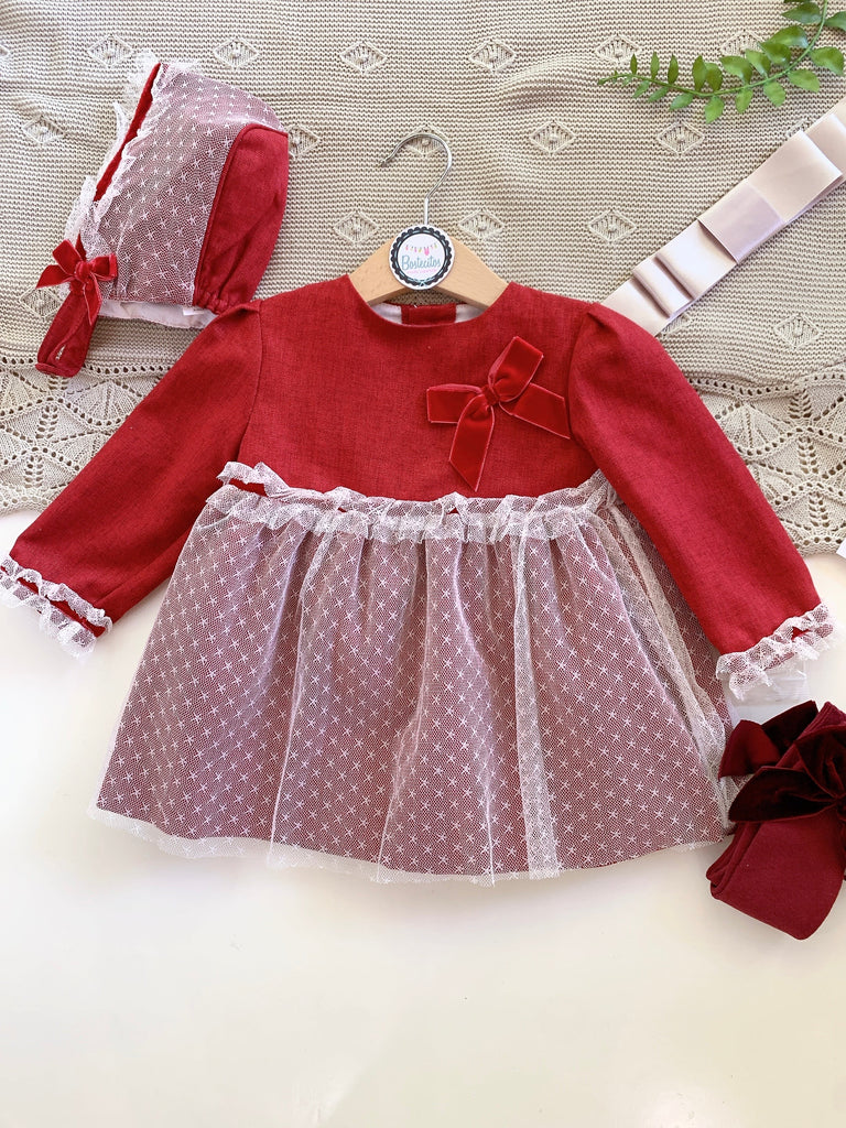 Vestido rojo con tul de estrellas y gorro