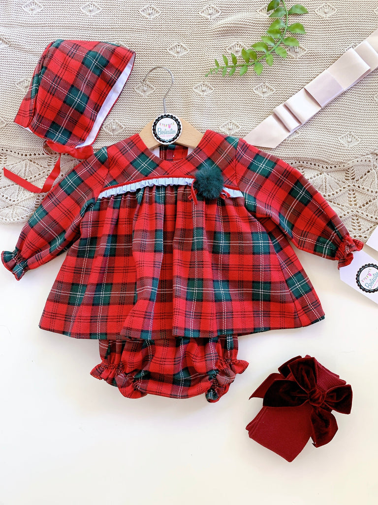Conjunto rojo cuadros verdes con pompón verde 3 piezas gorro, vestido y calzón