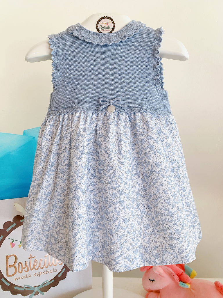 Vestido tejido  azul con estampado flores azules