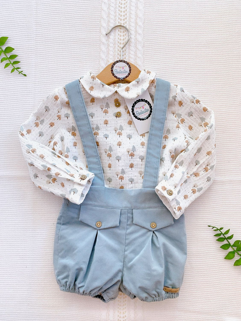 Conjubto español short con tirantes azul con camisa estampado pinos cafés
