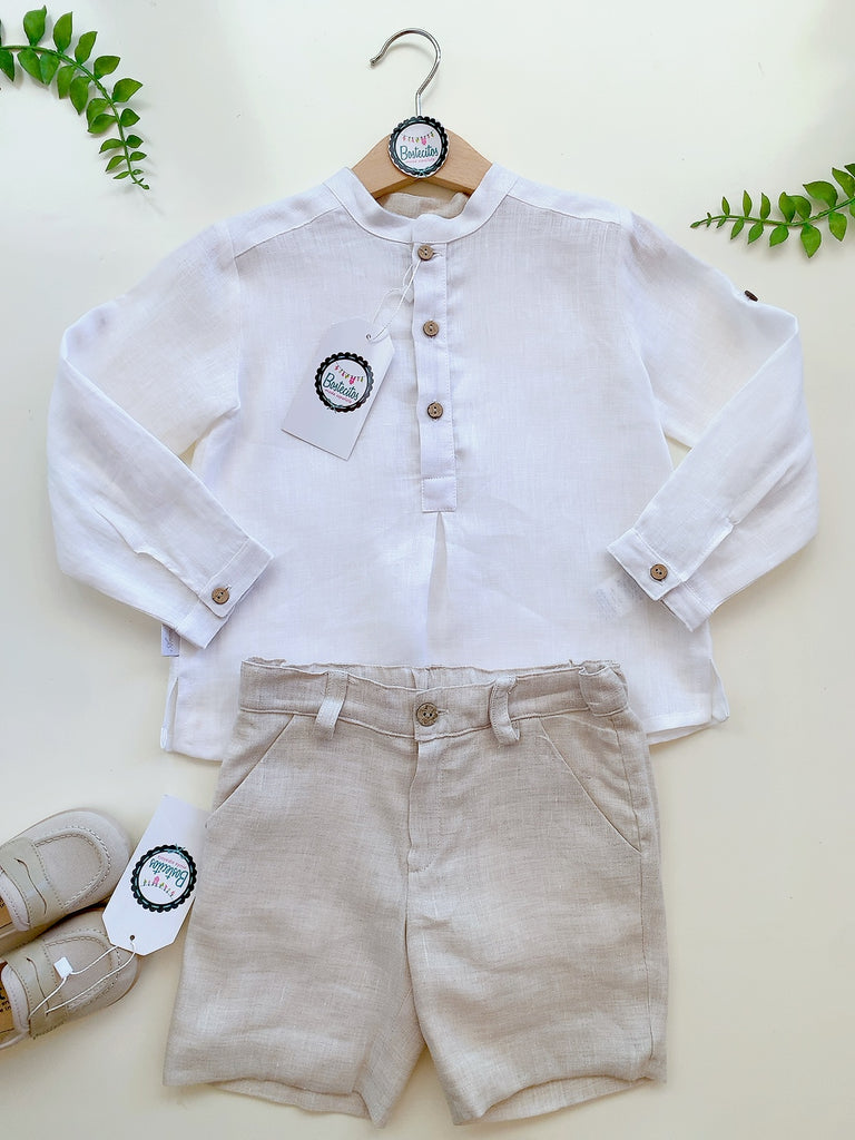 Conjunto short beige camisa blanca
