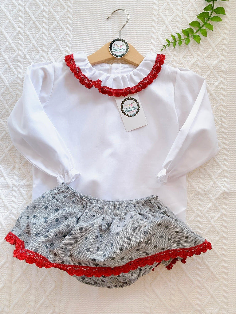 Conjunto 3 piezas, calzón falda gris, blusa blanca cuello bordado y suéter tinto (24 meses)