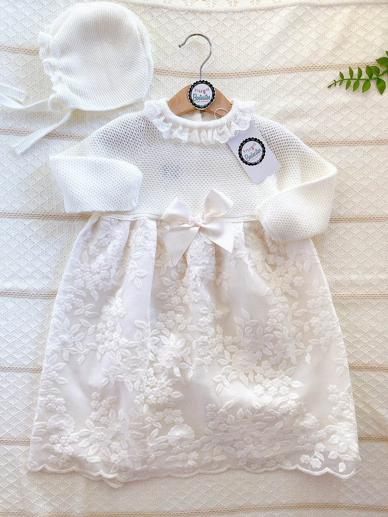 Ropón de bautizo beige tejido con encaje (12 meses)