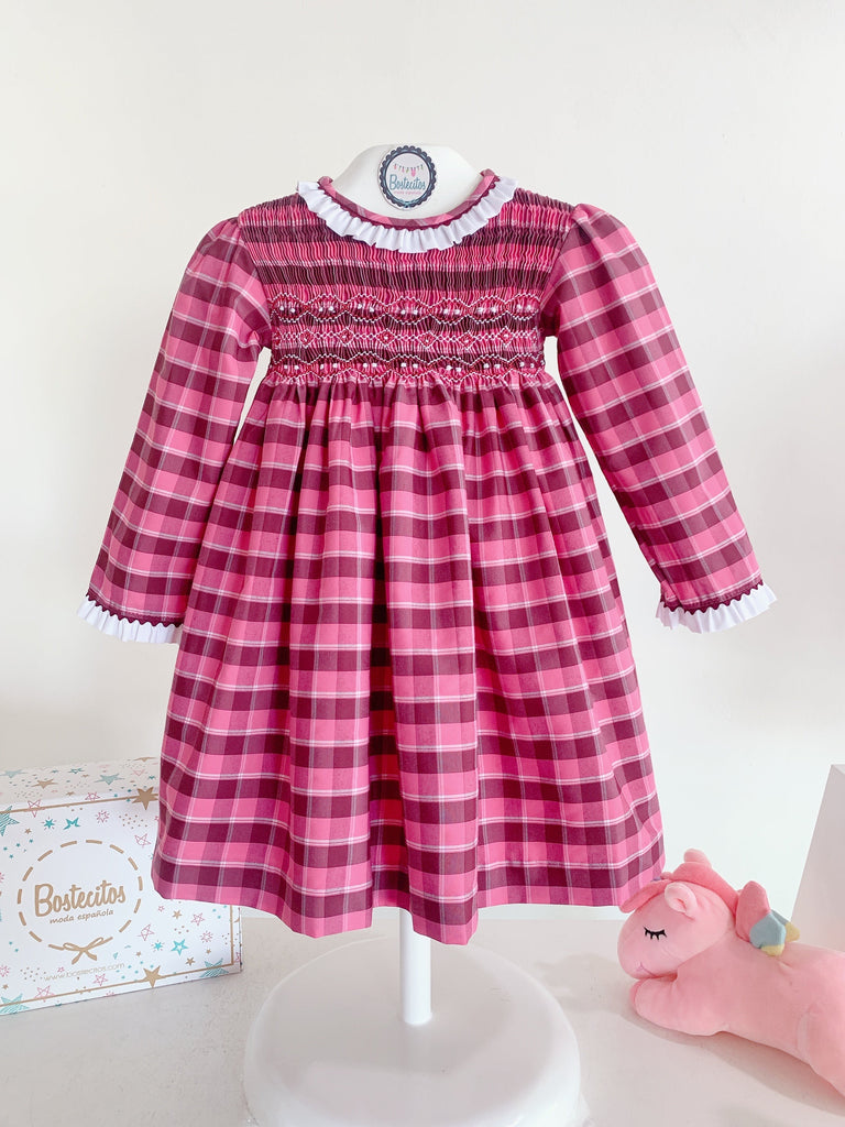 Vestido cuadros rosa con tinto bordados a mano