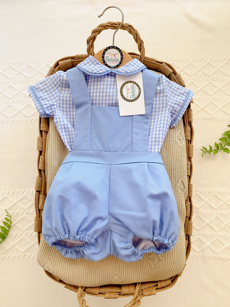 Overol corto azul con camisa cuadros azul con blanco