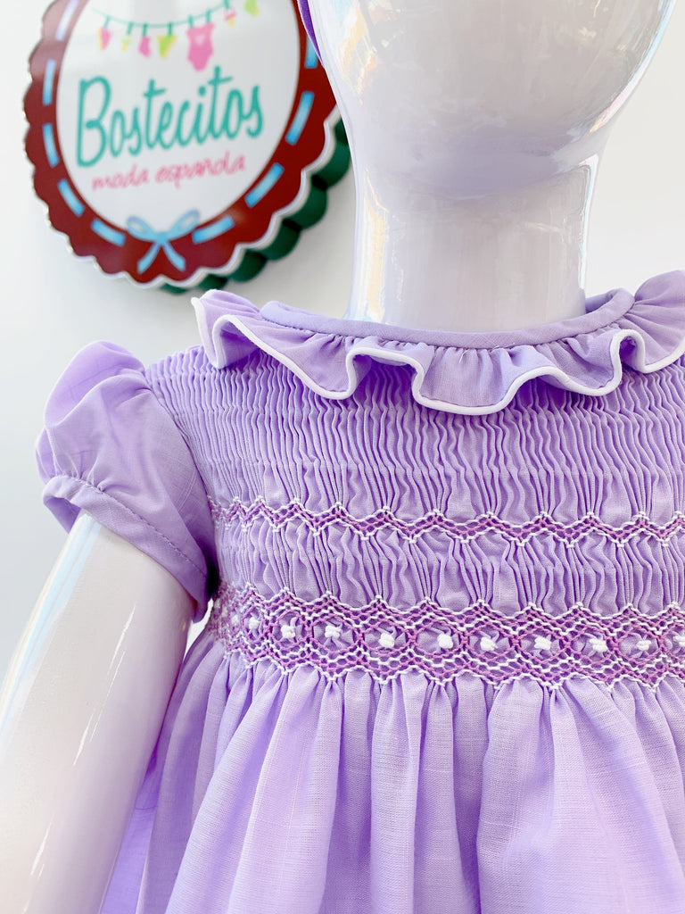 Vestido bordado a mano lila