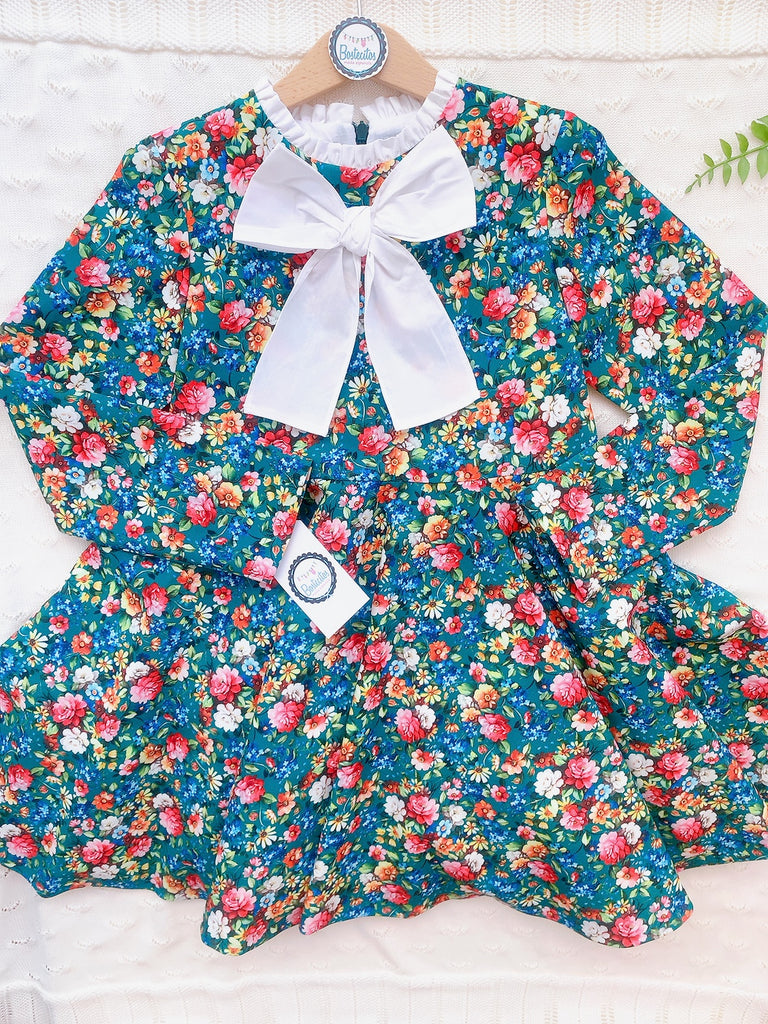 Vestido verde de flores rosas y azules (10 años)