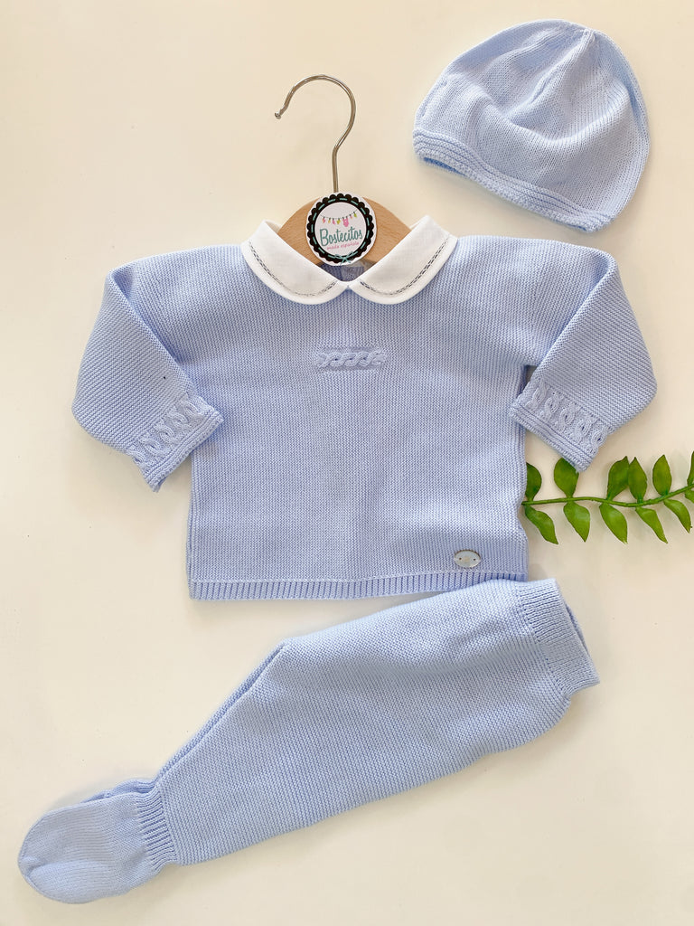 Conjunto tejido azul bebé con gorrito