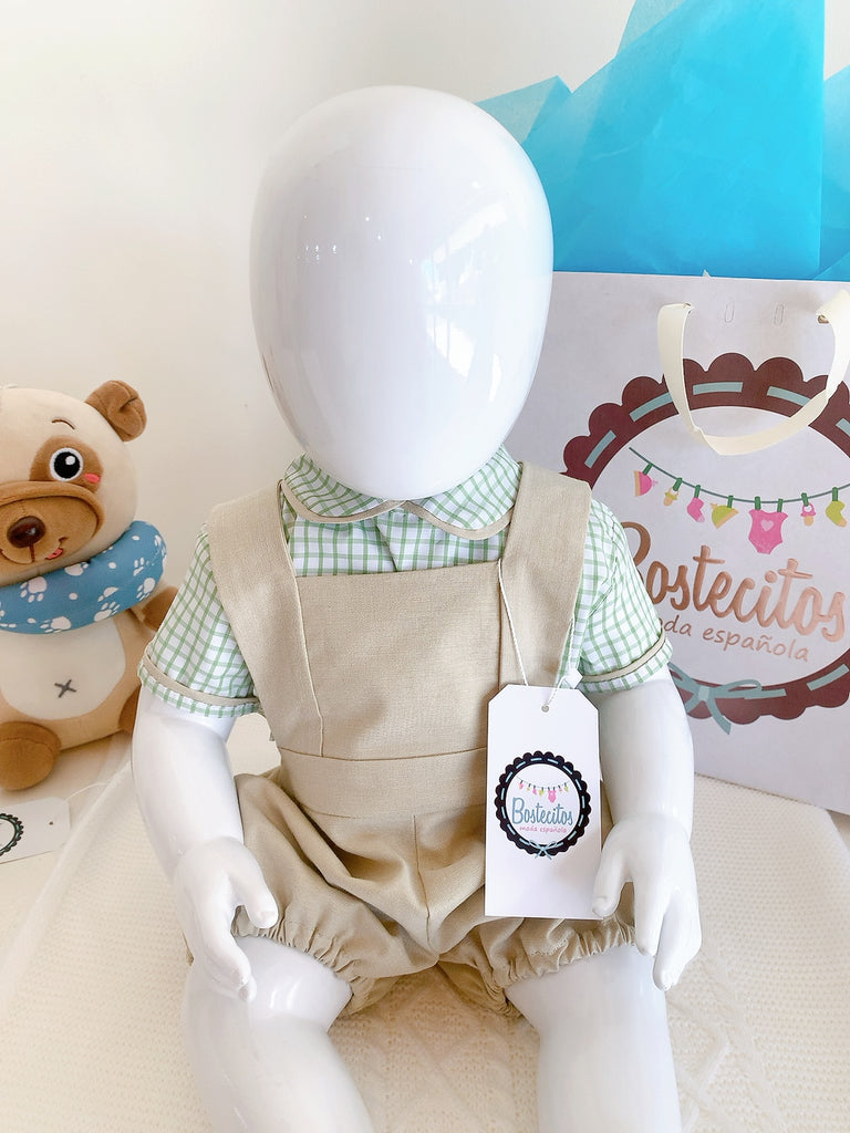 Conjunto overol corto con tirantes con camisa cuadros verde con blanco