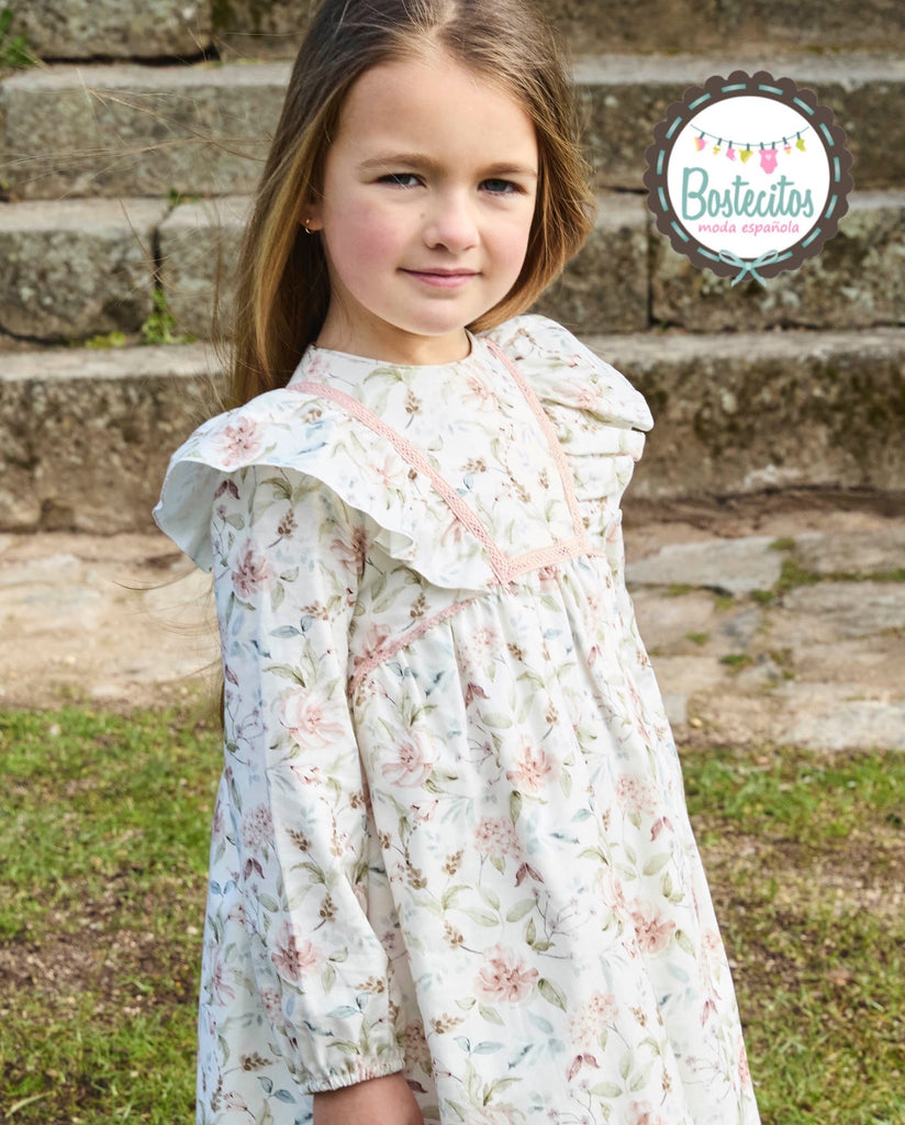 Vestido beige flores Rosa Palo con hojas verdes