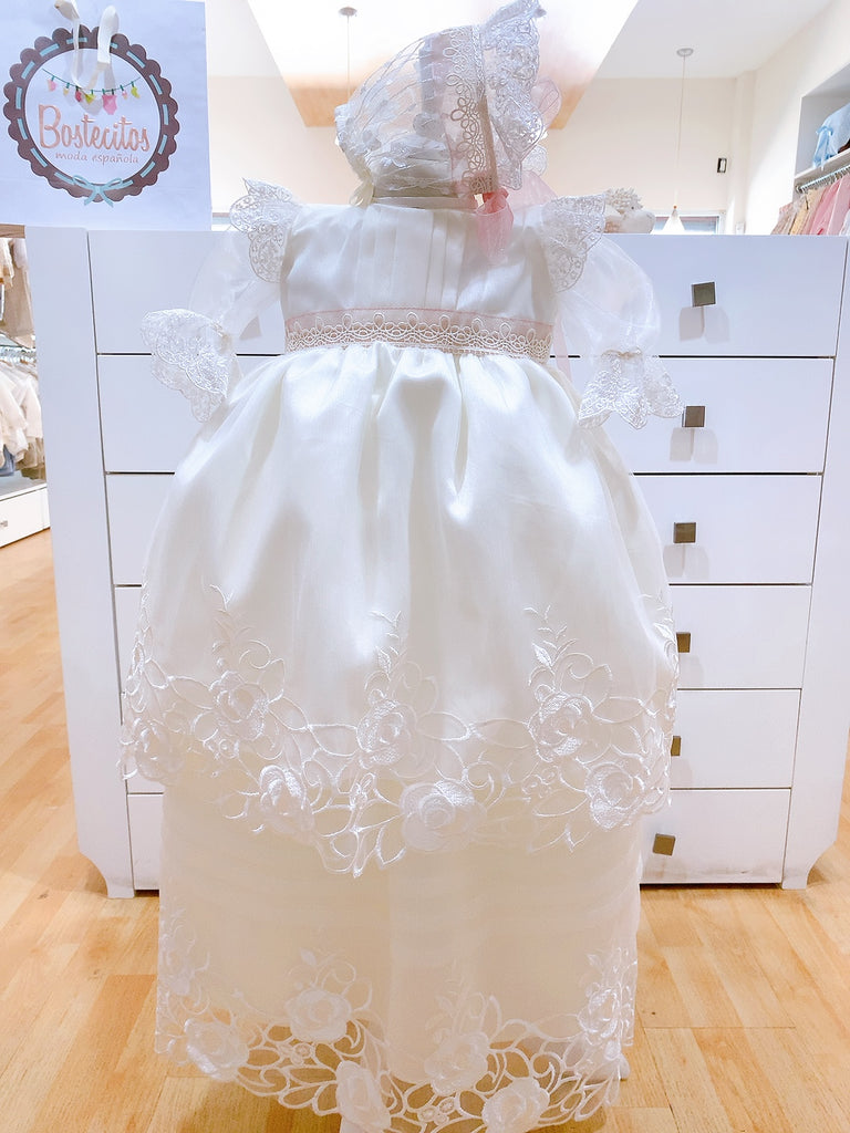 Ropon de bautizo mangas 3/4 beige con detalle rosa palo (6-18 meses)