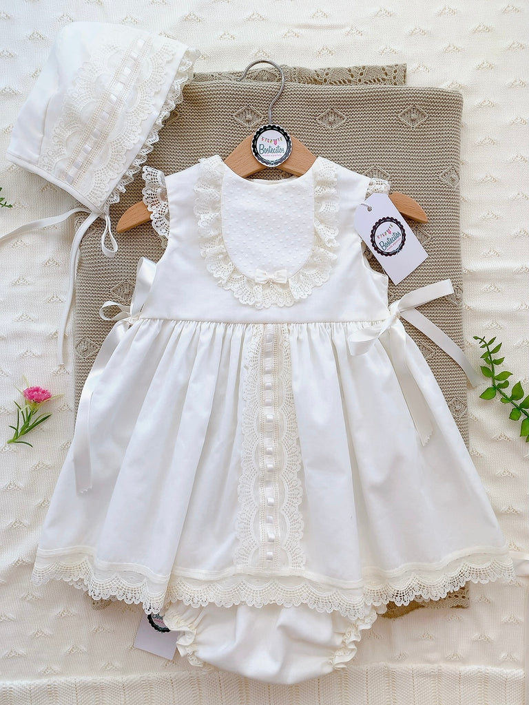 Vestido beige, encaje con gorro (24 meses)
