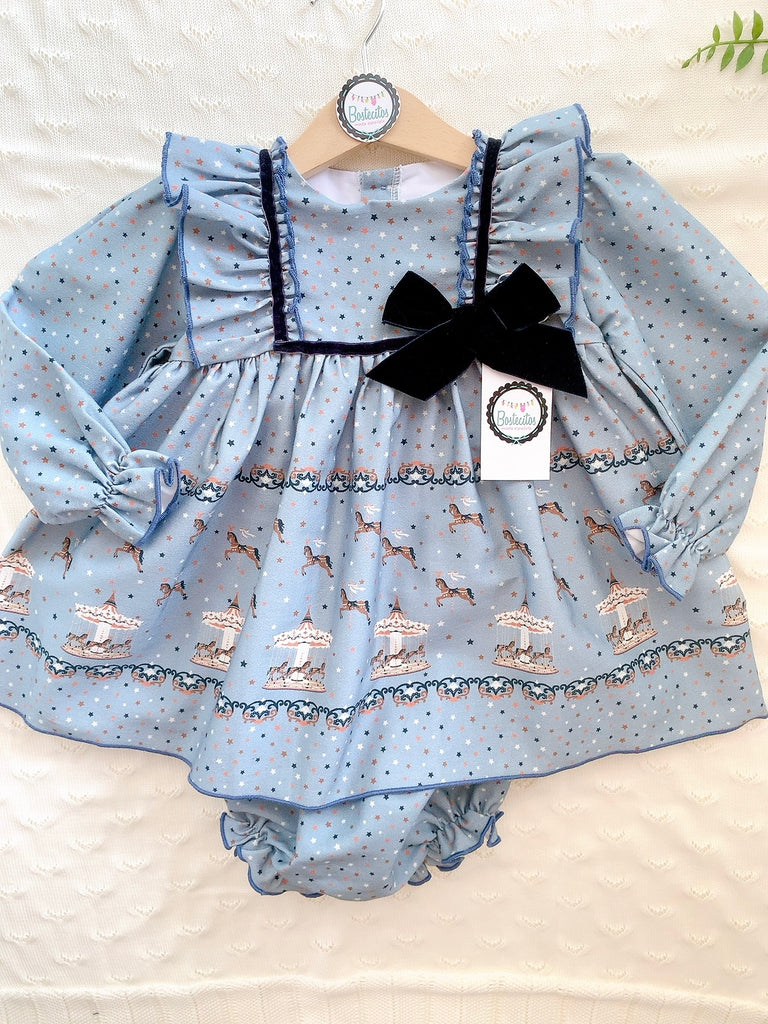Vestido azul marino estampado caballitos con moño terciopelo azul marino  con calzón