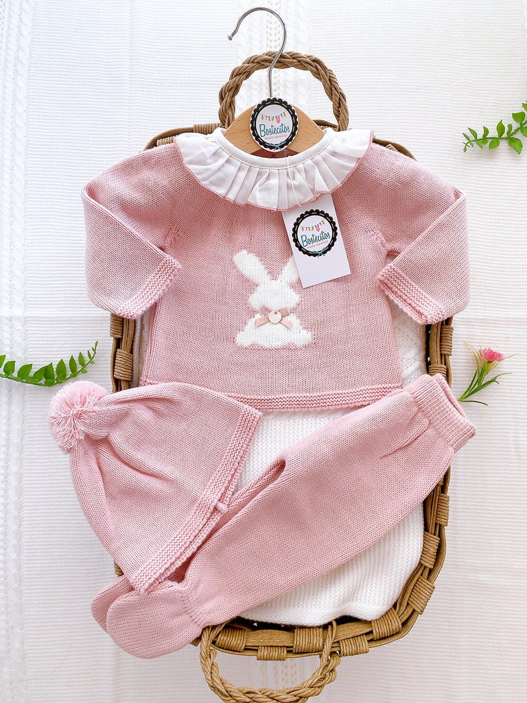 Tejido rosa palo conejo con cuello blanco