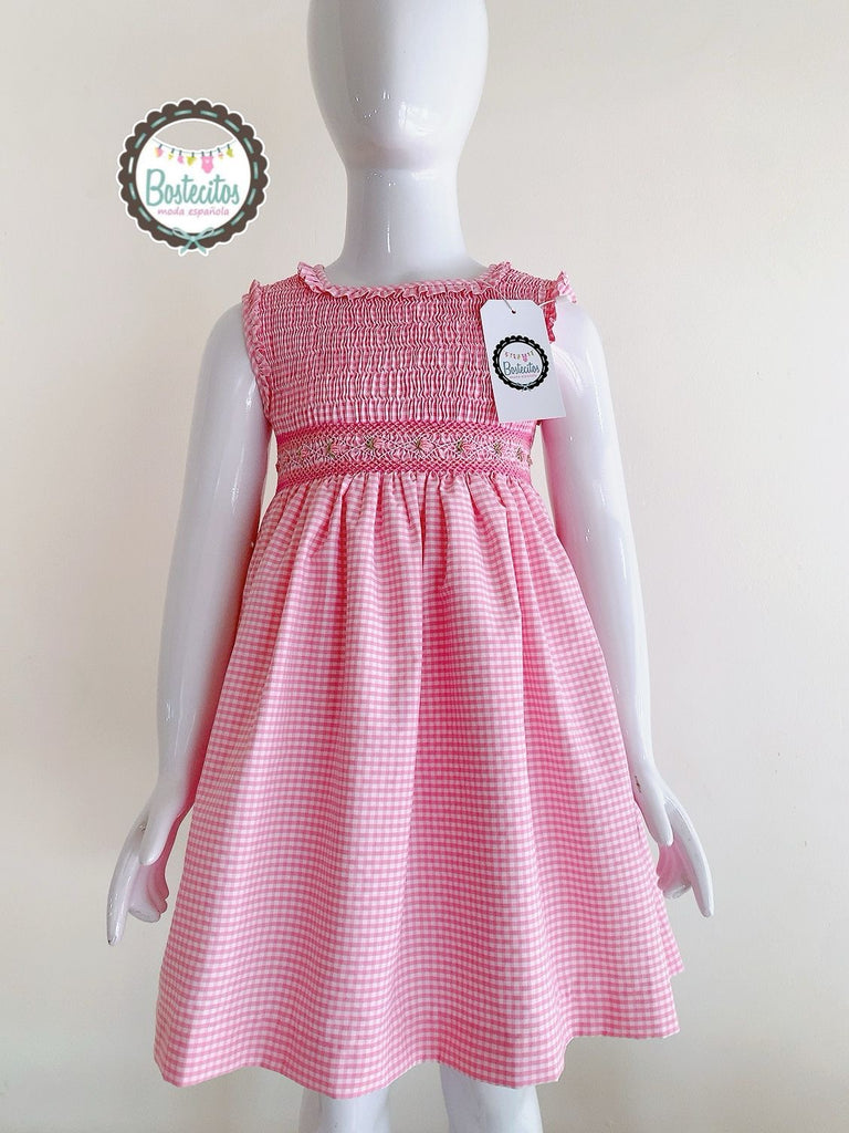 Vestido cuadros rosas con blanco bordado a mano cuello cuadrado