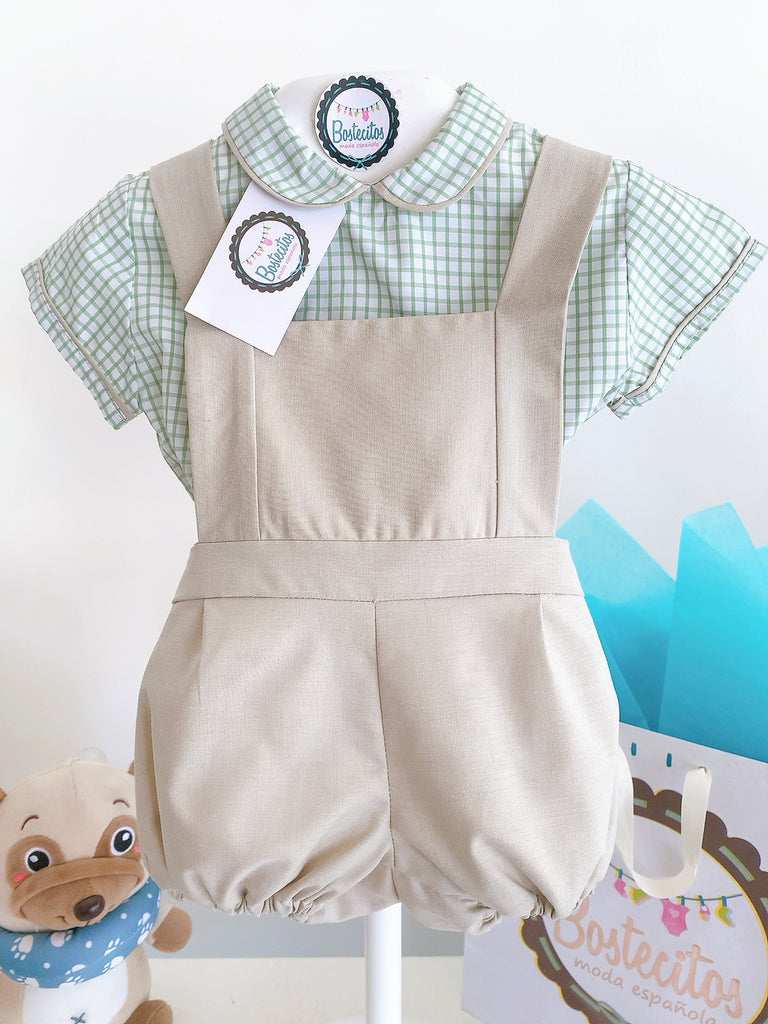 Conjunto overol corto con tirantes con camisa cuadros verde con blanco