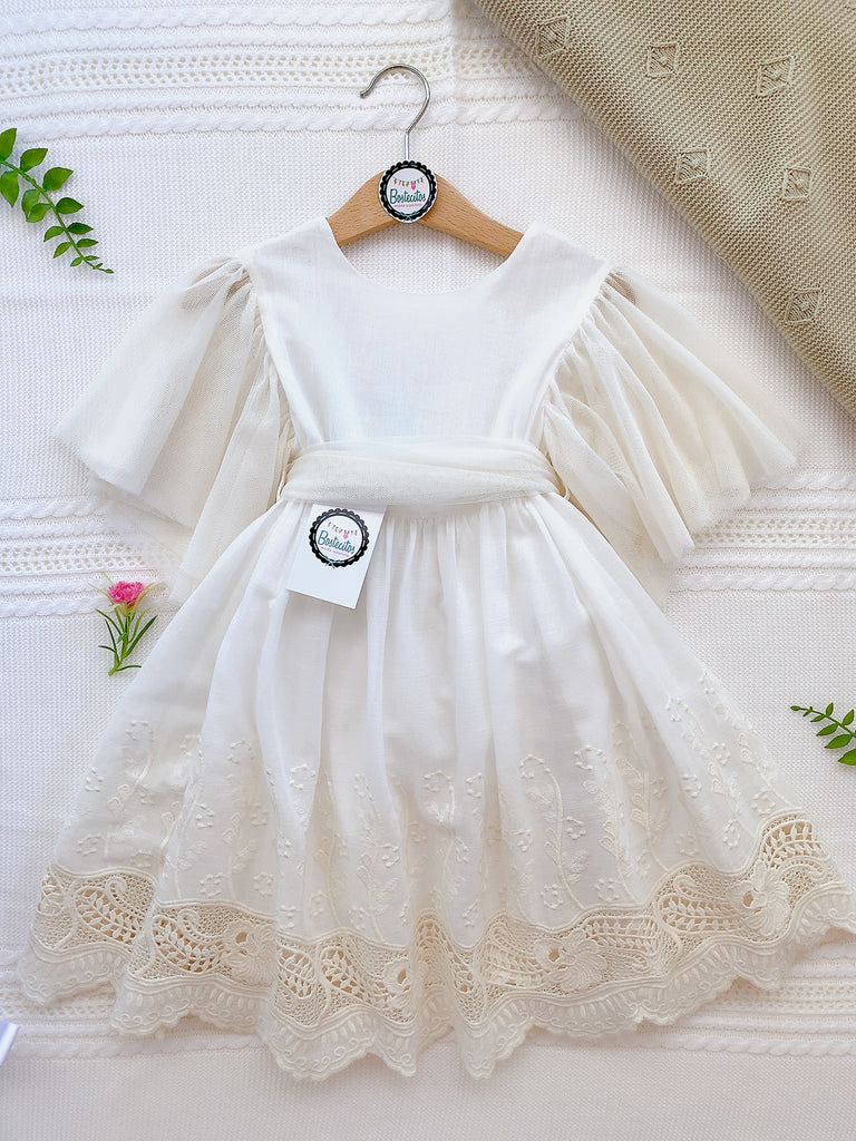 Vestido beige con encaje espalda escote