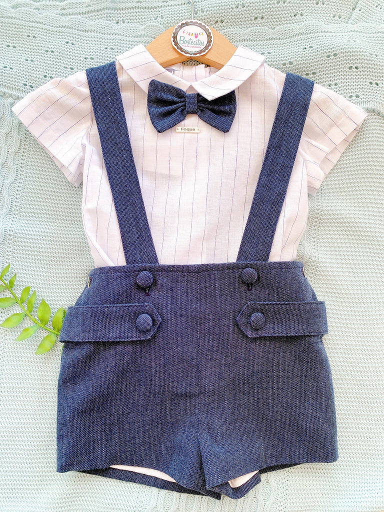 Conjunto short con tirantes azul marino con camisa rayas y moño (24 meses)