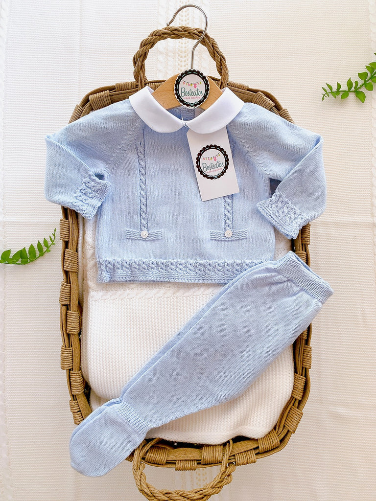Tejido español azul celeste cuello blanco dos piezas dos botones