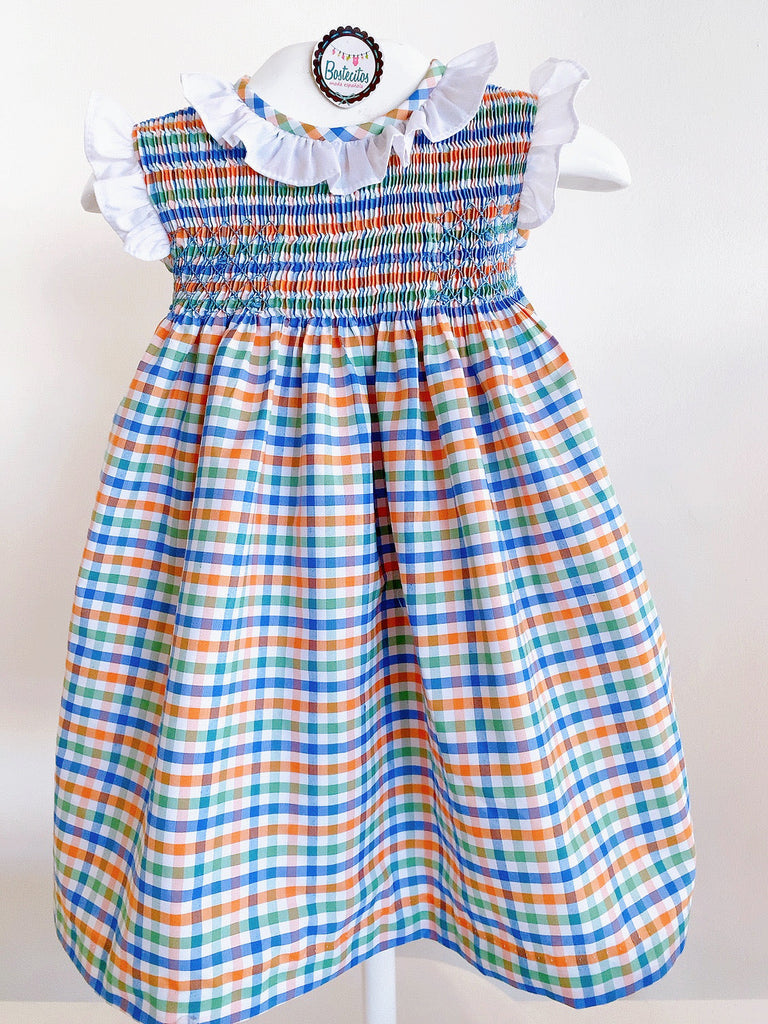 Vestido bordado a mano cuadros naranja, azul y verde con cuello de Olán blanco