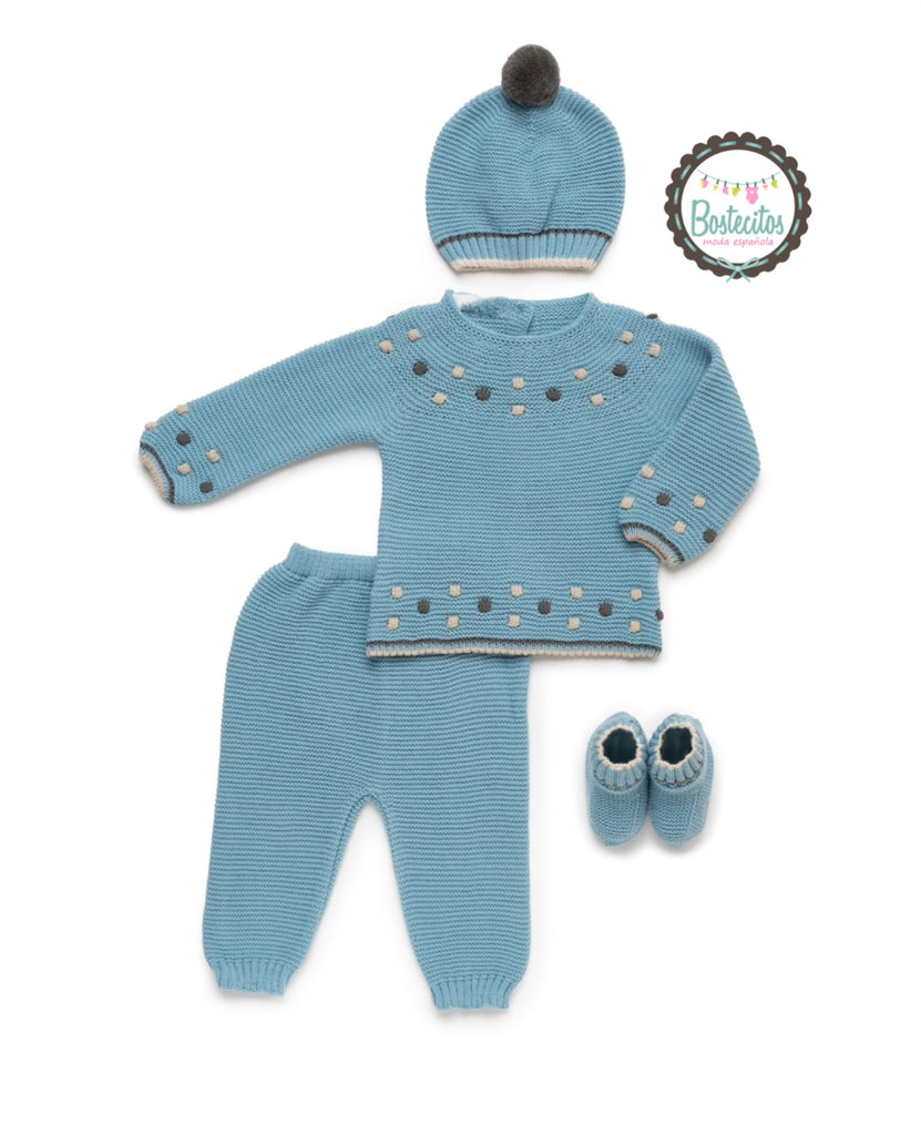 Conjunto tejido azul nube pantalon, zapatitos, suéter y gorro