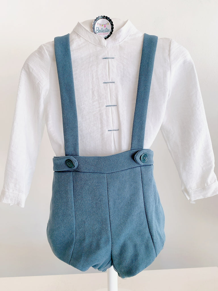 Conjunto short con tirantes manga larga blanca con short verde empolvado