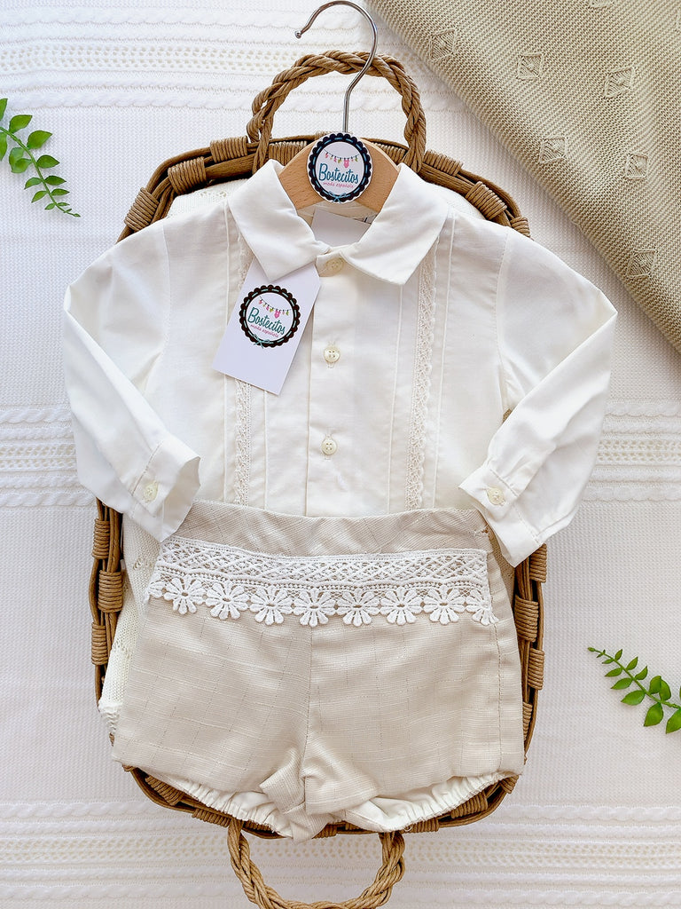 Conjunto shorts beige con bordado y camisa manga larga (6 meses)