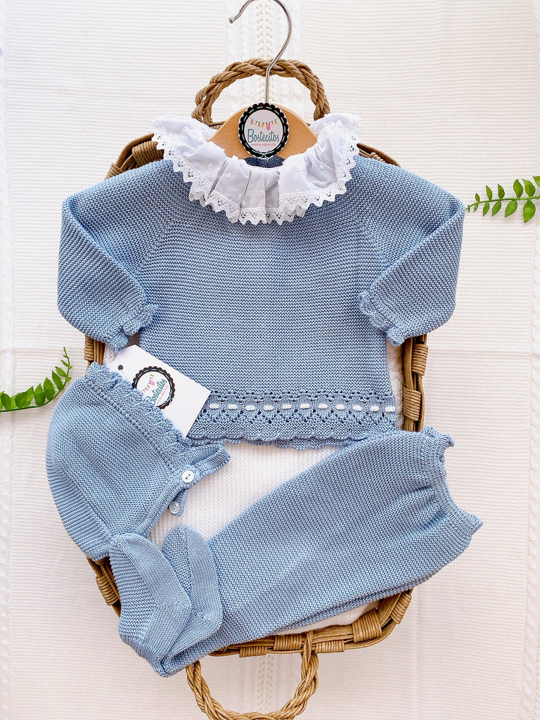 CONJUNTO TEJIDO 3 PIEZAS AZUL Y CUELLO BLANCO (12 MESES)