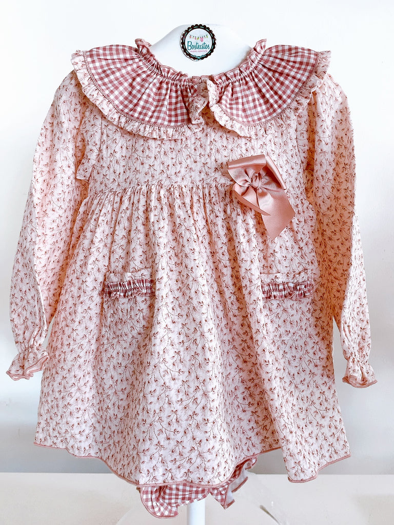 Vestido rosa palo flores cuello cuadros con calzón cuadros