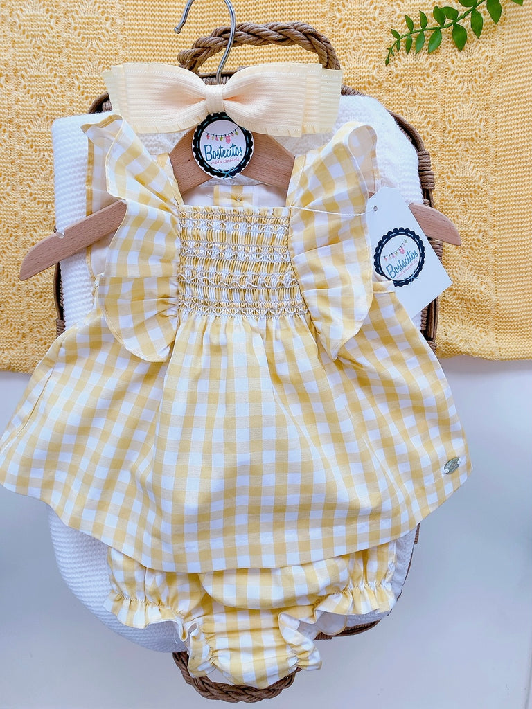 Conjunto español vestido corto con calzón amarillo cuadros blancos bordado