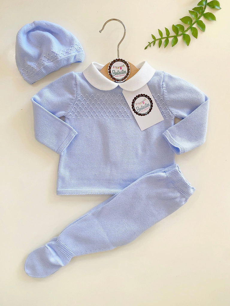 Conjunto español tejido azul con gorro blanco celeste 3 piezas