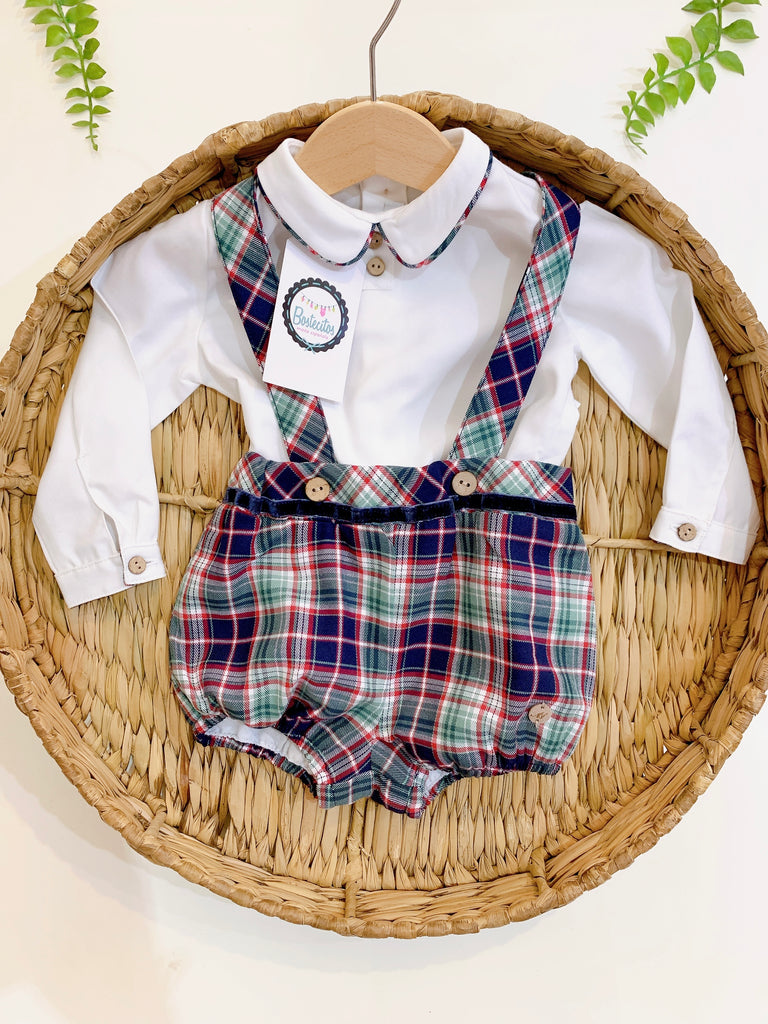 Conjunto short con tirantes cuadros verdes con azul marino y camisa blanca