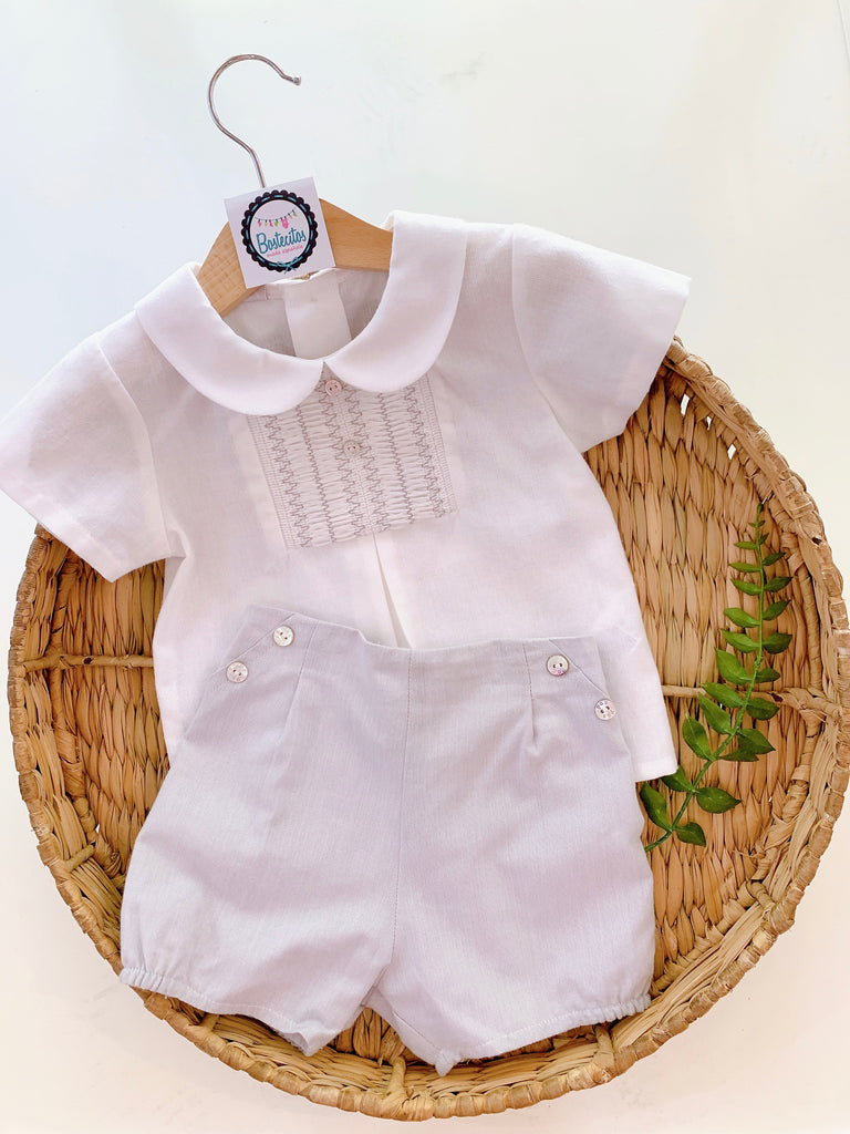 CONJUNTO CAMISA BLANCA CON SHORT GRIS