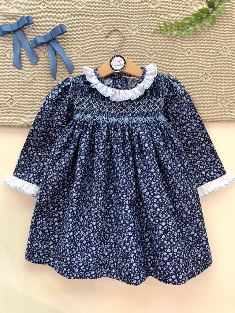 Vestido bordado azul marino cuello blanco