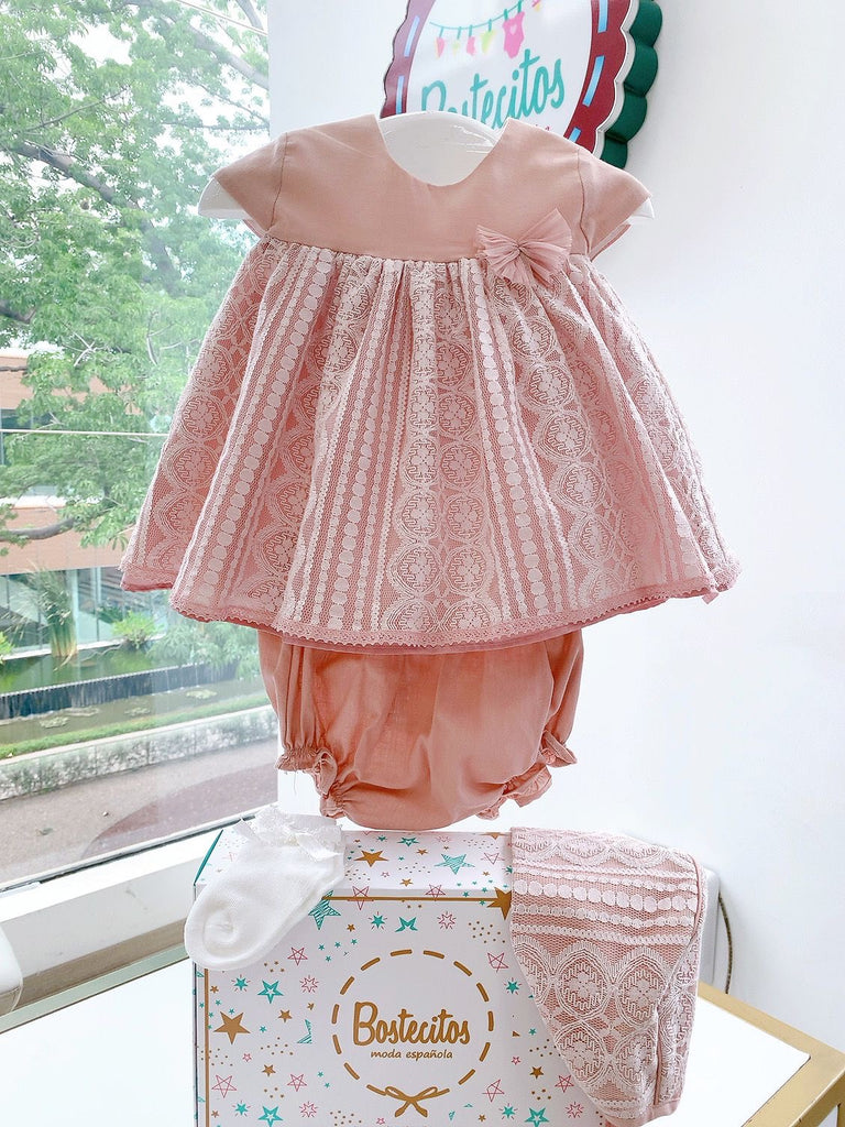 Conjunto gorro, vestido y calzón rosa viejo (24 meses )