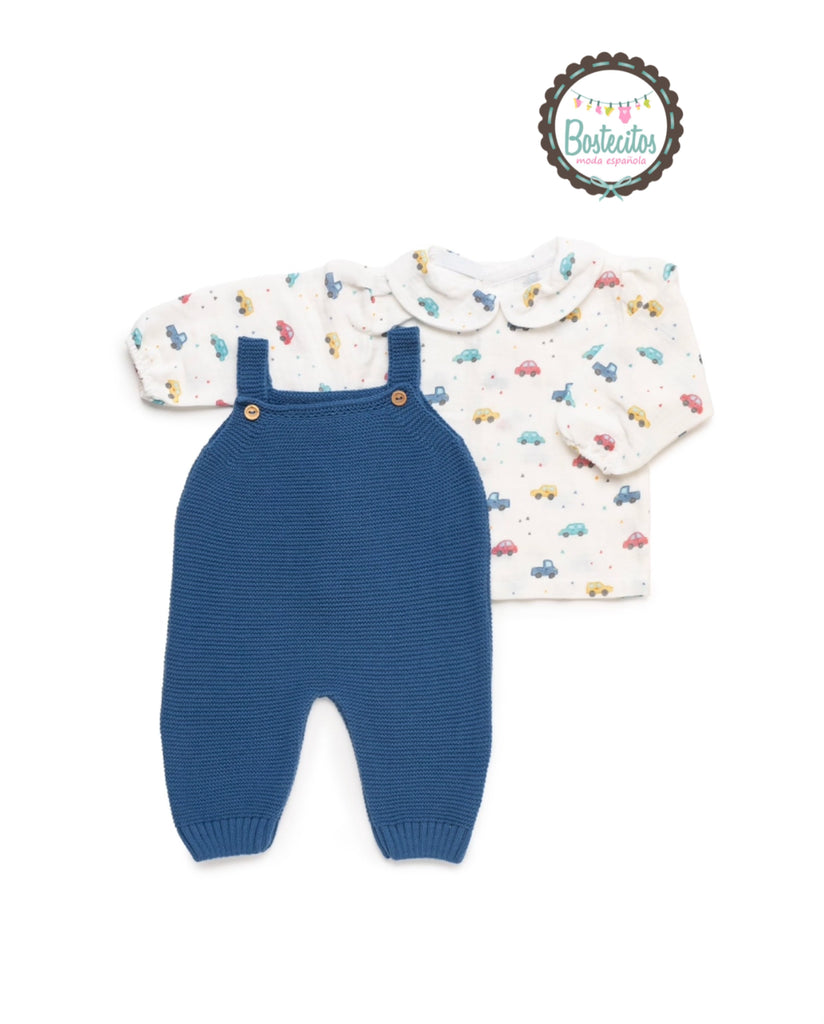 Overol tejido azul con camisa de carritos (18 meses)