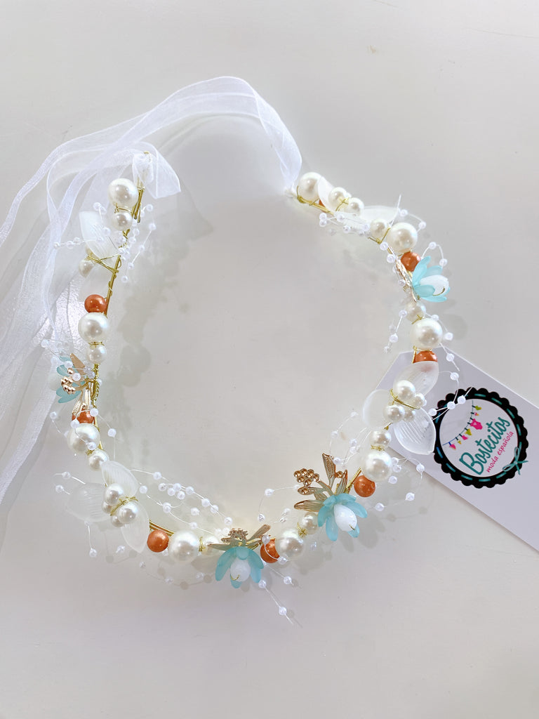 Coronita de perlas con detalles azules